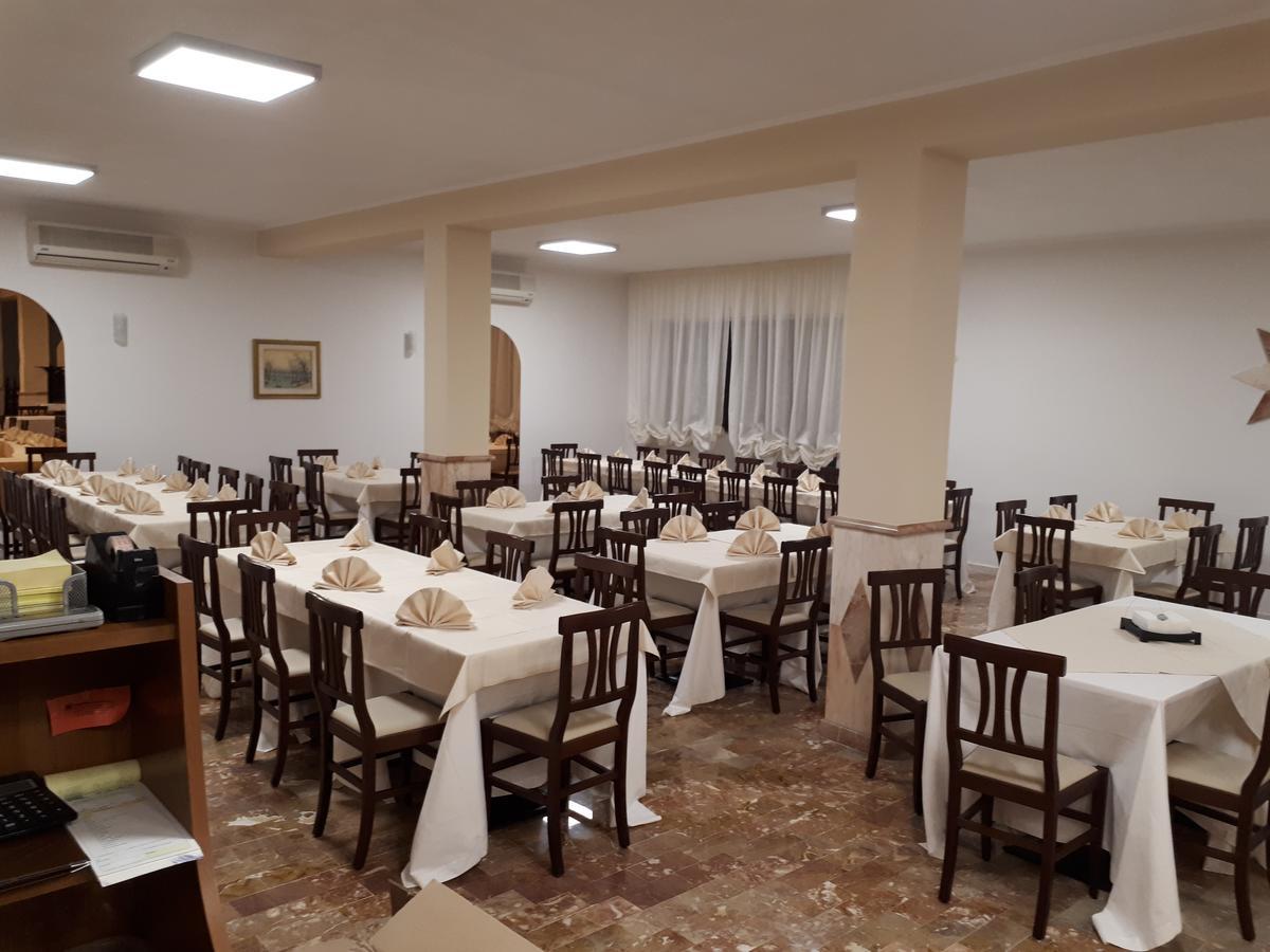 מלון Montazzoli La Collinetta Sas מראה חיצוני תמונה